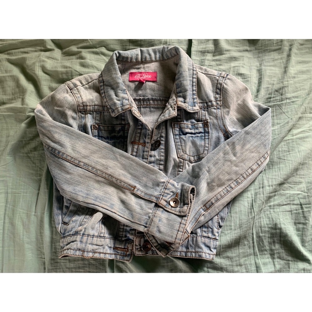Cropped denim jacket